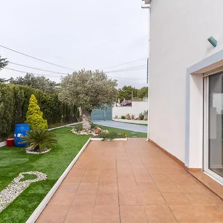 With Seaviews & Pool Bbq Hébergement de vacances *