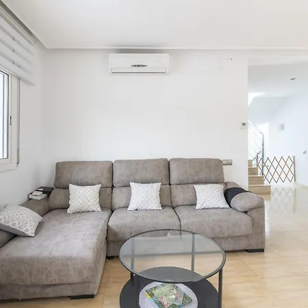 בית נופש With Seaviews & Pool Bbq *